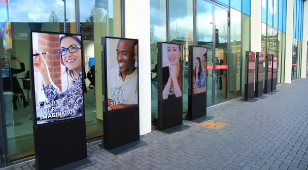 How to Choose the Right Digital Signage Player for Your Business